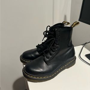 Dr. Martens Boots size US 7W